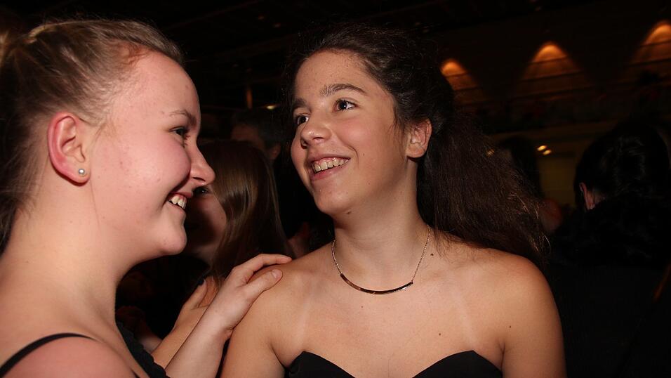 Die Bilder vom Abschlussball der Tanzschule Seidel in der Fraunhofer-Halle am 28. November. Die Bilder vom Abschlussball der Tanzschule Seidel in der Fraunhofer-Halle am 28. November.