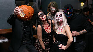 Egal in welcher Kneipe: Die schaurigen Gestalten trieben ihr Unwesen. Egal in welcher Kneipe: Die schaurigen Gestalten trieben ihr Unwesen.