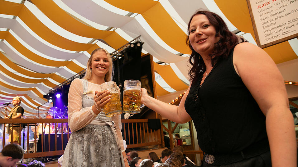 Die Partybilder vom Donnerstag, 14. August, aus dem Festzelt Nothaft. Die Partybilder vom Donnerstag, 14. August, aus dem Festzelt Nothaft.