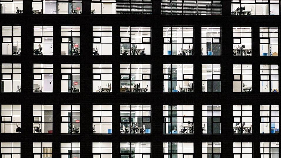 Büros im Europaviertel: Die Mieten von Gewerbeimmobilien in Frankfurt ziehen wieder an. (Archivbild) Büros im Europaviertel: Die Mieten von Gewerbeimmobilien in Frankfurt ziehen wieder an. (Archivbild)