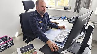 Dienststellenleiter und Erster Polizeihauptkommissar Andreas Ertl fasste die Kriminalstatistik im Bereich der PI Viechtach zusammen.