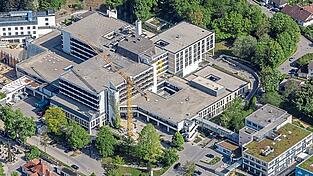 Das Krankenhaus in Landshut-Achdorf und die weiteren Lakumed-Einrichtungen stehen vor der Fusion mit dem Klinikum Landshut.