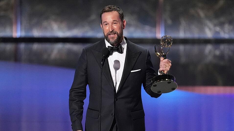 Drei Jahrzehnte nach seiner ersten Nominierung als Arzt in «ER» gewann Noah Wyle endlich den Emmy – ausgerechnet für eine Krankenhausserie.