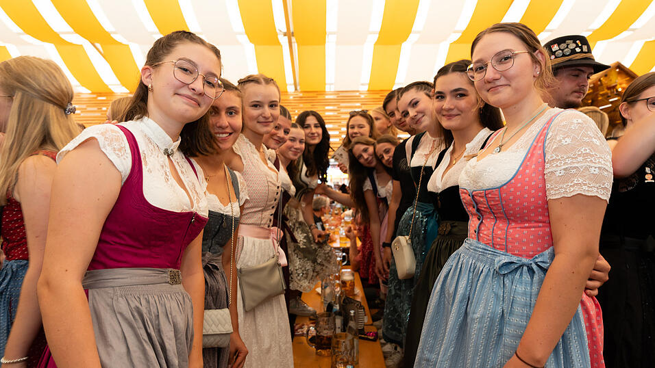 Die Partybilder vom Freitag, 16. August, aus dem Festzelt Nothaft. Die Partybilder vom Freitag, 16. August, aus dem Festzelt Nothaft.
