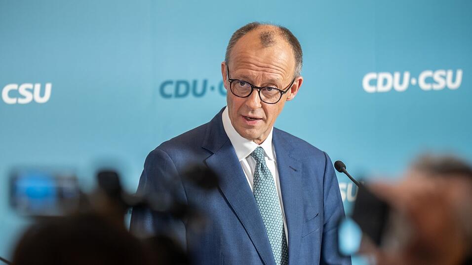 Unionskanzlerkandidat Friedrich Merz fordert weitreichende Verschärfungen des Einreise- und Aufenthaltsrechts. Unionskanzlerkandidat Friedrich Merz fordert weitreichende Verschärfungen des Einreise- und Aufenthaltsrechts.