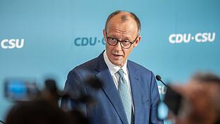 Unionskanzlerkandidat Friedrich Merz fordert weitreichende Verschärfungen des Einreise- und Aufenthaltsrechts.