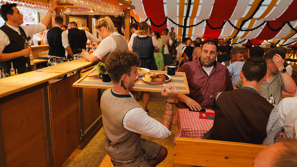 Die Partybilder vom Dienstag, 13. August, aus dem Festzelt Kr&ouml;nner.&nbsp;