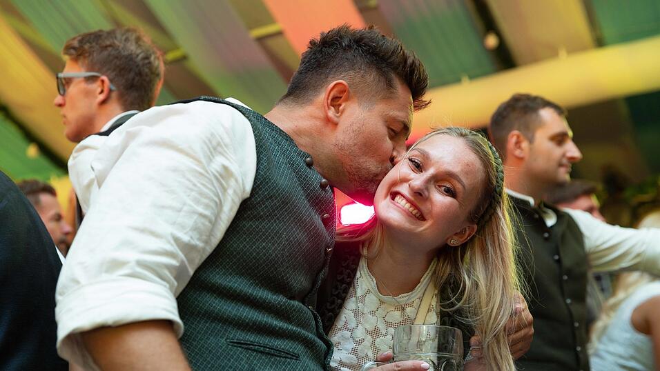 Die Partybilder vom Freitag, 7. August, aus dem Festzelt Wenisch. Die Partybilder vom Freitag, 7. August, aus dem Festzelt Wenisch.