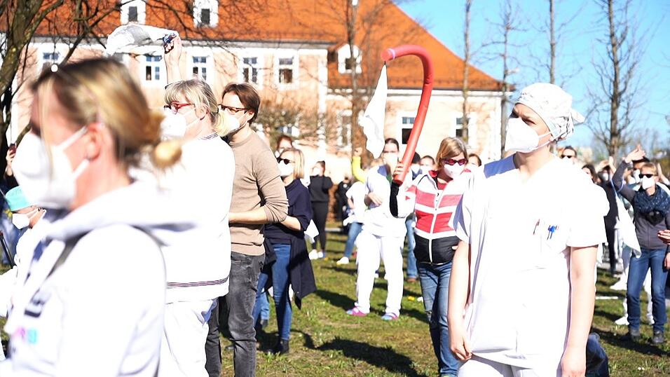 Fans im Corona-Modus.