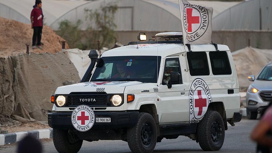 Nach israelischen Angaben hat die Hamas dem IKRK erneut Leichen übergeben, bei denen es sich nicht um vermisste Geiseln handelt. (Archivbild) Nach israelischen Angaben hat die Hamas dem IKRK erneut Leichen übergeben, bei denen es sich nicht um vermisste Geiseln handelt. (Archivbild)