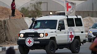 Nach israelischen Angaben hat die Hamas dem IKRK erneut Leichen übergeben, bei denen es sich nicht um vermisste Geiseln handelt. (Archivbild) Nach israelischen Angaben hat die Hamas dem IKRK erneut Leichen übergeben, bei denen es sich nicht um vermisste Geiseln handelt. (Archivbild)