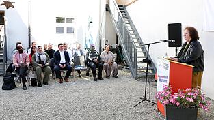Annelies Huber verabschiedet sich als Geschäftsführerin des Hauses International. Annelies Huber verabschiedet sich als Geschäftsführerin des Hauses International.