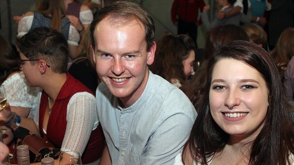 Die besten Bilder vom Wein- und Wei&szlig;bierfest des Burschenvereins Arth und der M&auml;dchengruppe.