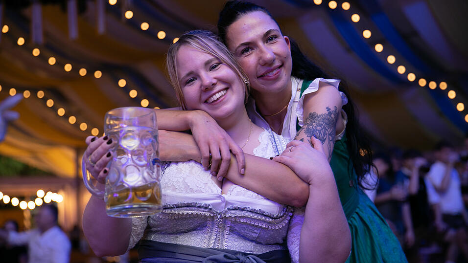 Die Partybilder vom Mittwoch, 13. August, aus dem Festzelt Reisinger. Die Partybilder vom Mittwoch, 13. August, aus dem Festzelt Reisinger.