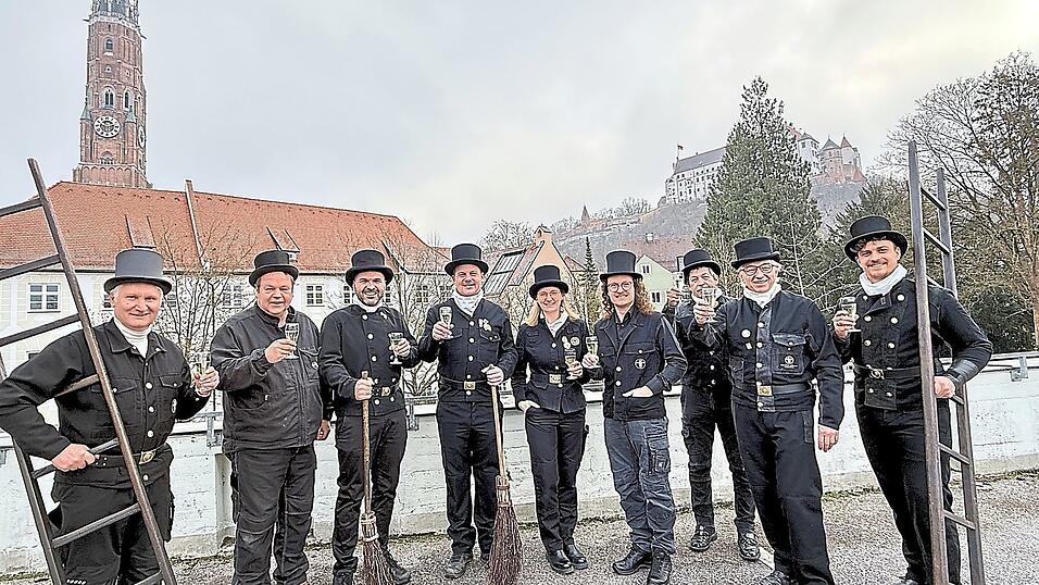 &bdquo;Prosit Neujahr&ldquo; hei&szlig;t es auch in diesem Jahr von den Gl&uuml;cksbringern der Stadt.