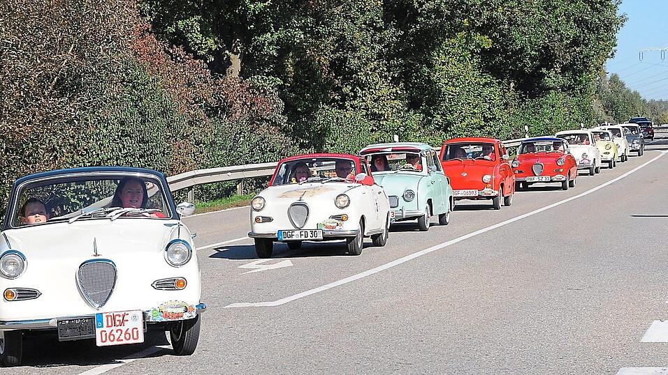 Wie bunte Perlen an einer Schnur: Unterwegs mit dem 'kultigen Teufelsding aus Dingolfing' Wie bunte Perlen an einer Schnur: Unterwegs mit dem 'kultigen Teufelsding aus Dingolfing'