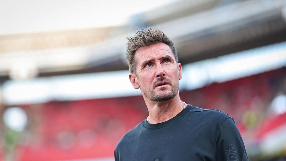 Trainer Klose und seine N&uuml;rnberger empfangen Wolfsburg zum Zweitliga-Spitzenspiel. (Archivbild)