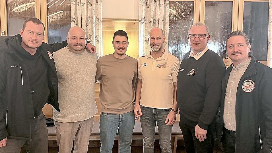 Die nahezu einstimmig neu gewählte Vorstandschaft. Die nahezu einstimmig neu gewählte Vorstandschaft.