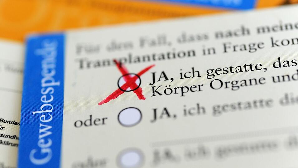 Bisher m&uuml;ssen k&uuml;nftige Organspender der Weiterverwertung ihrer Organe nach dem Tod ausdr&uuml;cklich zustimmen. (Symbolbild)
