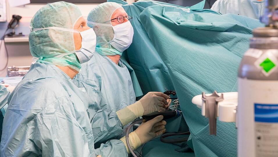 16 individuelle und drei abteilungsübergreifende Anerkennungen führt das Magazin Focus-Gesundheit in diesem Jahr an. 16 individuelle und drei abteilungsübergreifende Anerkennungen führt das Magazin Focus-Gesundheit in diesem Jahr an.