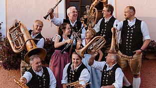 Die Tanngrindler Musikanten kommen zum Kirchweihtanz nach Viechtach und werden ordentlich aufspielen.
