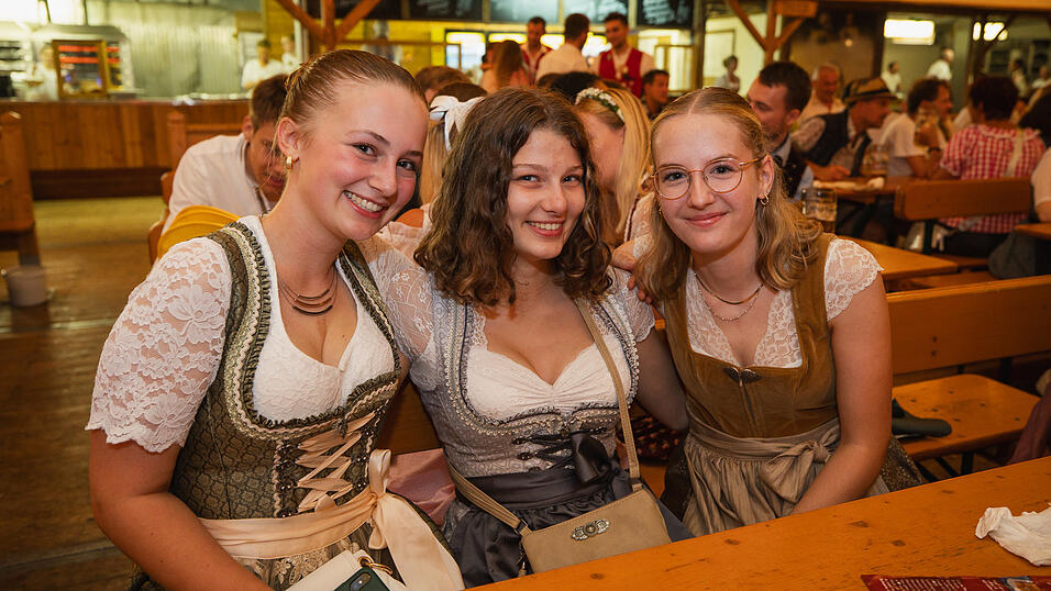 Die Partybilder vom Sonntag, 18. August, aus dem Festzelt Nothaft. Die Partybilder vom Sonntag, 18. August, aus dem Festzelt Nothaft.