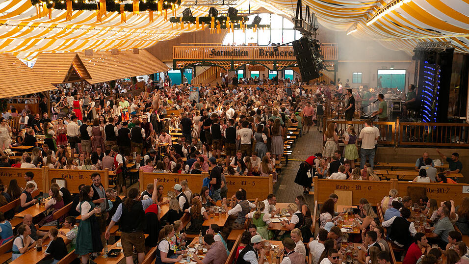 Die Partybilder vom Sonntag, 21. August 2022, aus dem Festzelt Nothaft. 