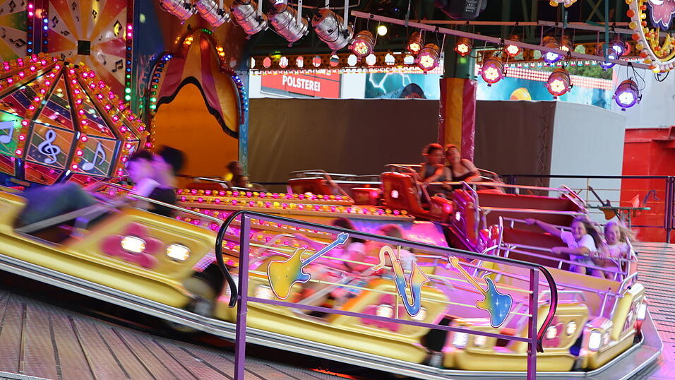 Am Freitag startete das Landauer Volksfest.