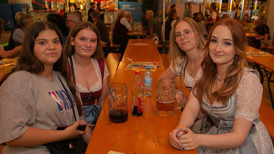Die Partybilder von Dienstag, 16. August 2022, aus dem Festzelt Greindl.