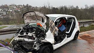 Auf der B85 im Landkreis Regen kam es am Mittwoch zu einem schweren Unfall. 