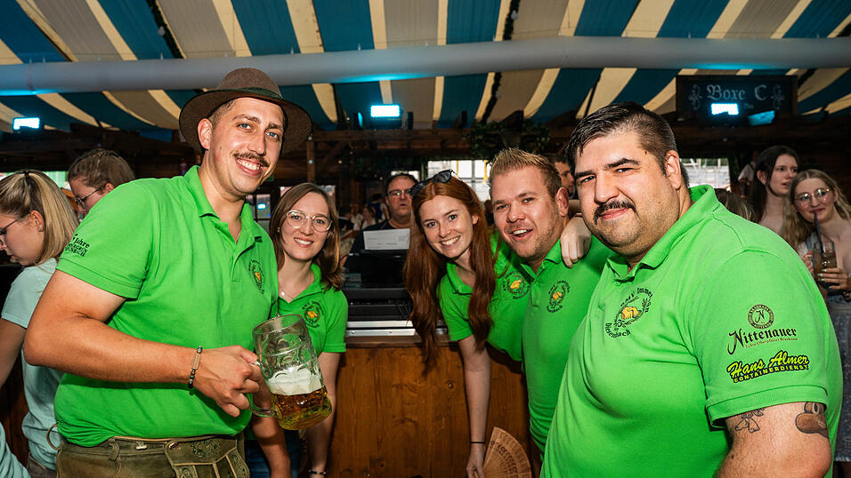 Die Partybilder vom Sonntag, 16. August, aus dem Festzelt Wenisch. Die Partybilder vom Sonntag, 16. August, aus dem Festzelt Wenisch.