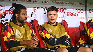 Gnabry und Wirtz kamen unter Klopp bislang nur als Joker zum Einsatz. Gnabry und Wirtz kamen unter Klopp bislang nur als Joker zum Einsatz.