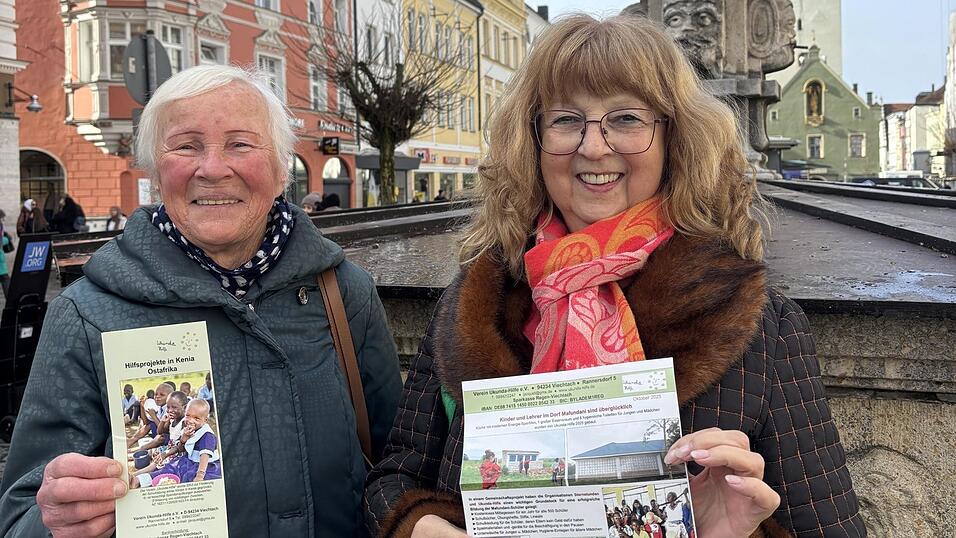 Petra Herrmann (links) engagiert sich seit 2020 bei der Ukunda-Hilfe von Anneliese Jacquet (rechts) aus Viechtach.