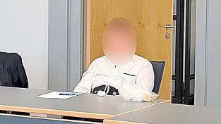 Der schuldunfähige 43-Jährige soll vor Polizisten seine Selbstmordabsicht geäußert haben und wurde deswegen ins BKH eingewiesen.