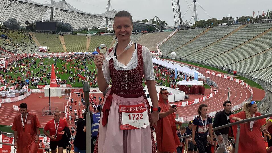 Im Oktober hat Laura Schadow einen 'Guinness World Record' aufgestellt. Mit ihrem Dirndl lief sie schneller als die ehemalige Rekordhalterin und das wurde nun am Wochenende offiziell bestätigt.