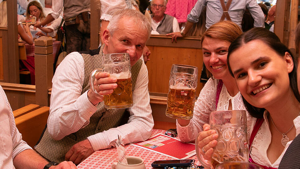 Die Partybilder vom Samstag, 9. August, aus dem Festzelt Krönner. Die Partybilder vom Samstag, 9. August, aus dem Festzelt Krönner.