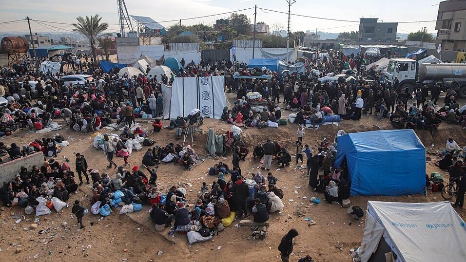 Die Hamas soll gemäß dem Waffenruhe-Abkommen morgen weitere Geiseln aus dem Gazastreifen freilassen. (Archivbild)
