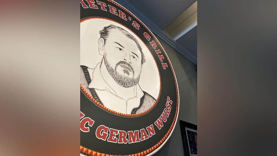 Mit der Currywurst-Bude hat F&ouml;rster in Kenia seinem verstorbenen Opa ein kulinarisches Denkmal gesetzt.