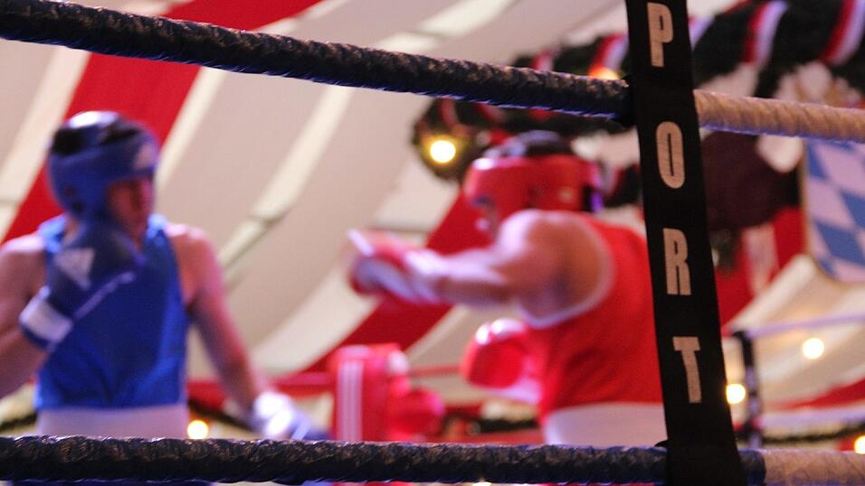 Im Lechner-Festzelt hie&szlig; es am Sonntag wieder 'Let&acute;s get ready to rumble'.