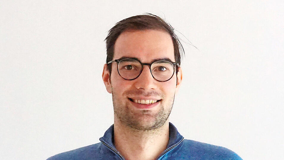 Raphael Holzschuh absolviert gerade nach seinem Theologiestudium ein Praktikum als Pastoralreferent - als Job kann er sich die Seelsorge vorstellen, obwohl er um die Krise der katholischen Kirche wei&szlig;.