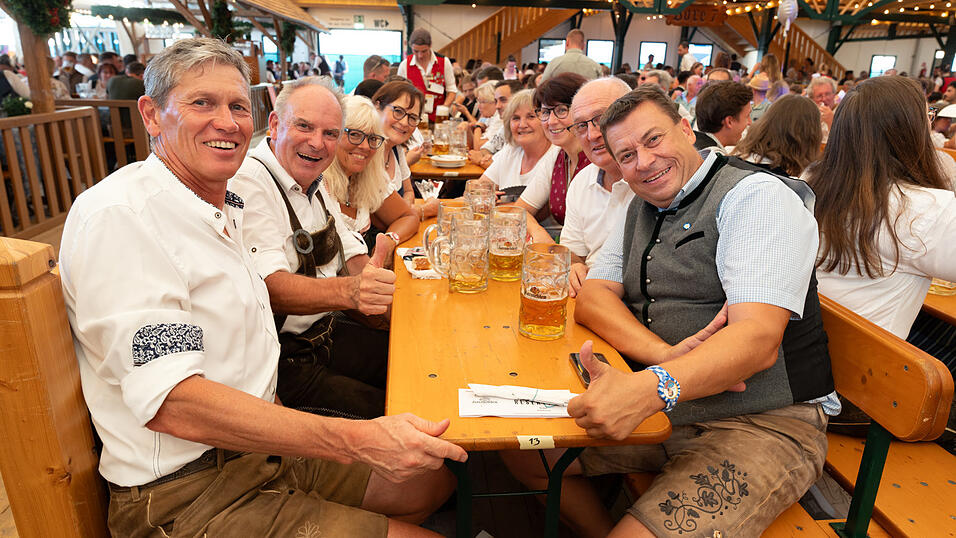 Die Partybilder vom Sonntag, 11. August 2024, aus dem Festzelt Nothaft. Die Partybilder vom Sonntag, 11. August 2024, aus dem Festzelt Nothaft.