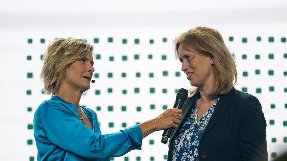 Bundesbildungsministerin Karin Prien (CDU) überreichte die Preise. Bundesbildungsministerin Karin Prien (CDU) überreichte die Preise.