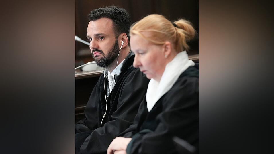 Die Staatsanwaltschaft ist von der Schuld der insgesamt sieben Angeklagten &uuml;berzeugt.