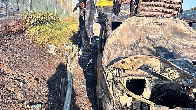 Das Unfallfahrzeug, ein Totalschaden. 