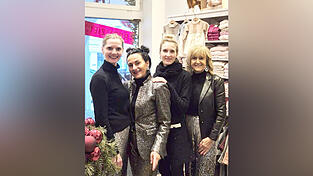 Hildegard Trappentreu (von rechts) mit ihren T&ouml;chtern Daniela und Alexa und Christine Ulbrich, die im Gesch&auml;ft arbeitet.