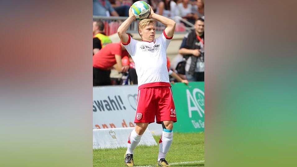 Der SSV Jahn Regensburg empfing am Samstagnachmittag den FC Energie Cottbus. (Foto: Fabian Ro&szlig;mann)