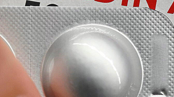 Mit einem Rezept für 100 Tilidin-Tabletten kam der Angeklagte in eine Apotheke - eine Totalfälschung, wie sich herausstellte. Mit einem Rezept für 100 Tilidin-Tabletten kam der Angeklagte in eine Apotheke - eine Totalfälschung, wie sich herausstellte.