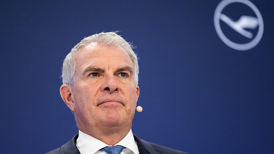 Carsten Spohr sieht den Gebrauch von E-Fuels in Autos kritisch. (Archivbild)