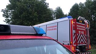 Berufsfeuerwehr und Freiwillige Feuerwehren sind in Harting zu einem Brand auf einem Feld ausger&uuml;ckt. (Symbolbild)