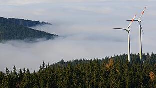 Wie hier in Baden-Württemberg sollen im Landkreis Cham in Zukunft Windräder zur Energieversorgung beitragen.